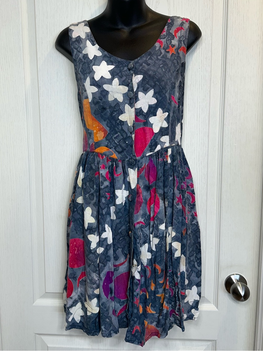 Vintage sleeveless 100%rayon fit and flare style mini dress